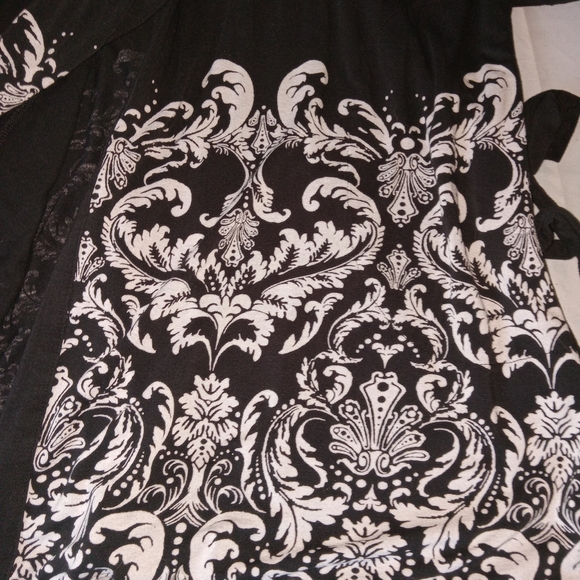 Inc Black/ White Knee Length Robe Medium - Picture 4 of 7